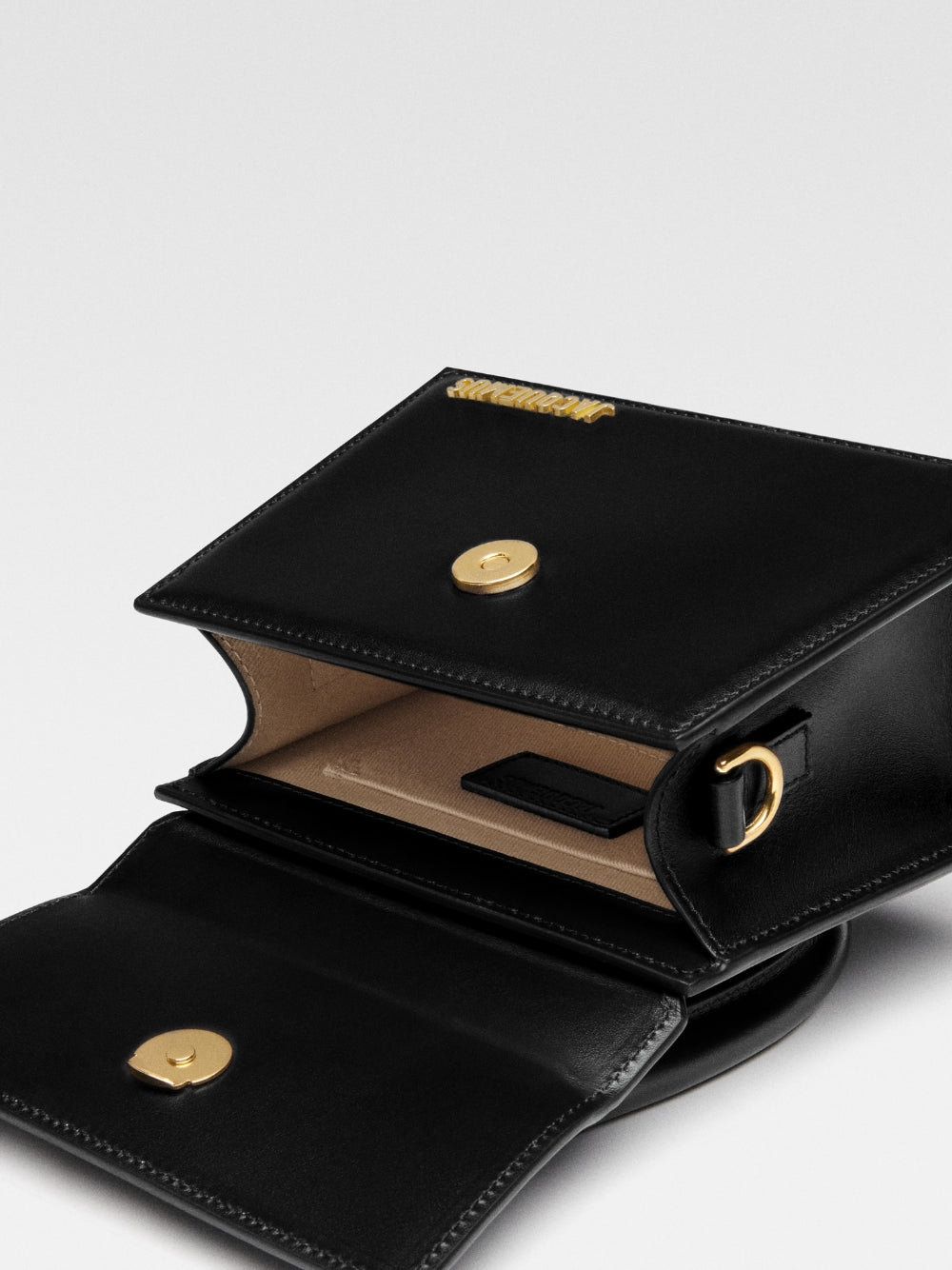 Medium Le Chiquito Leather Bag